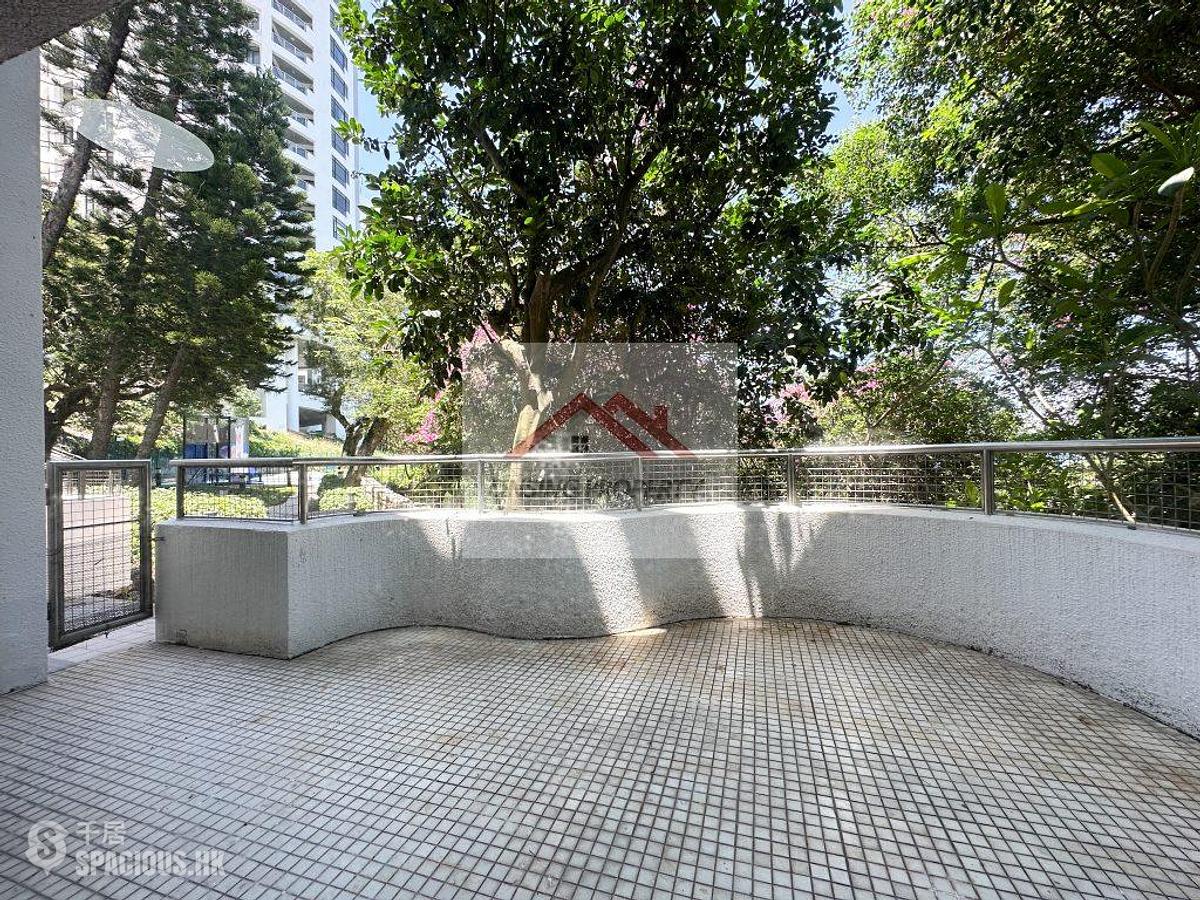 Pok Fu Lam - Pine Grove 01