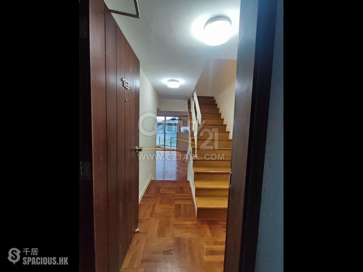 Chung Hom Kok - 30, Cape Road 01