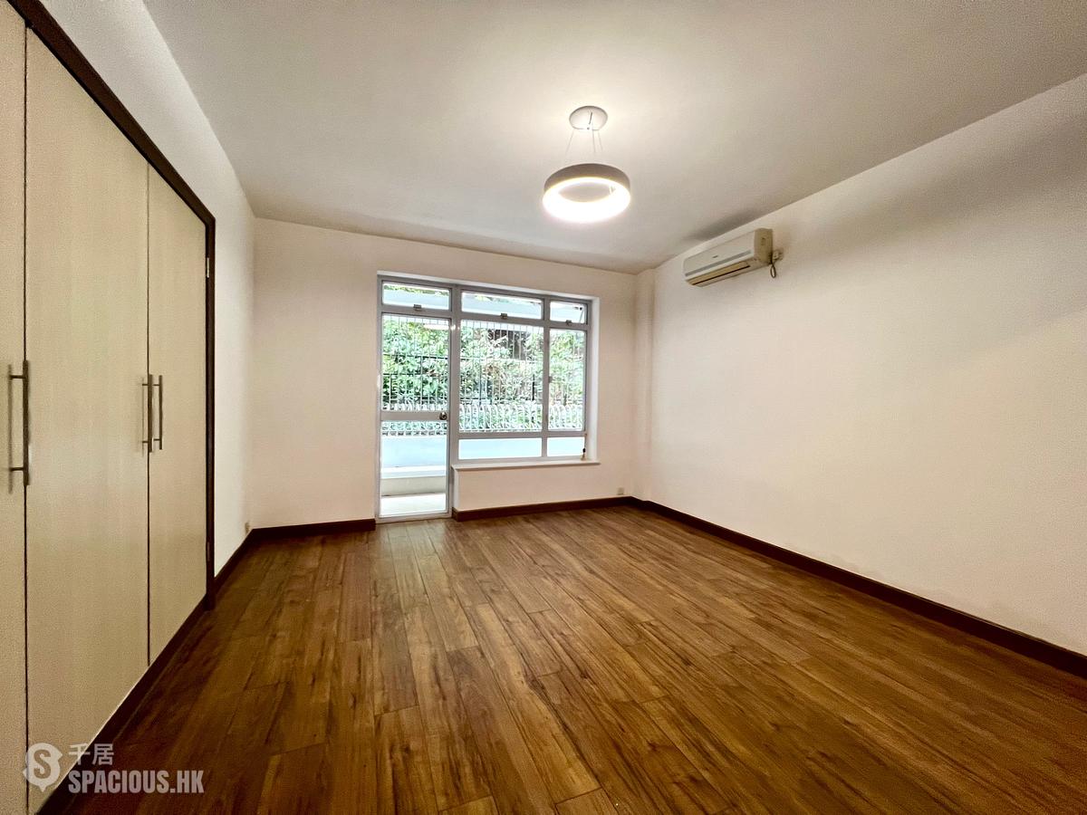 Mid Levels Central - Pine Court Block A-F 01
