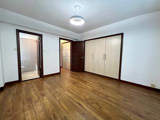 Mid Levels Central - Pine Court Block A-F 04