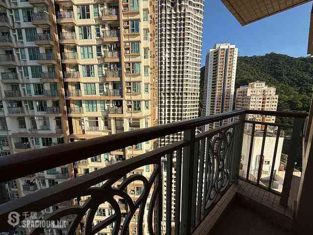 Kennedy Town - The Merton Tower 2 01