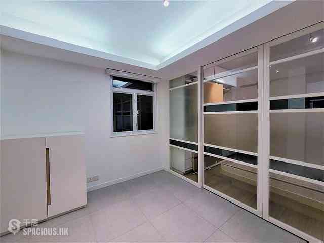 Sheung Wan - On Wing Building 01