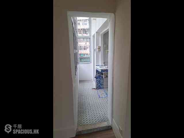 Sai Ying Pun - 360, Queen's Road West 04