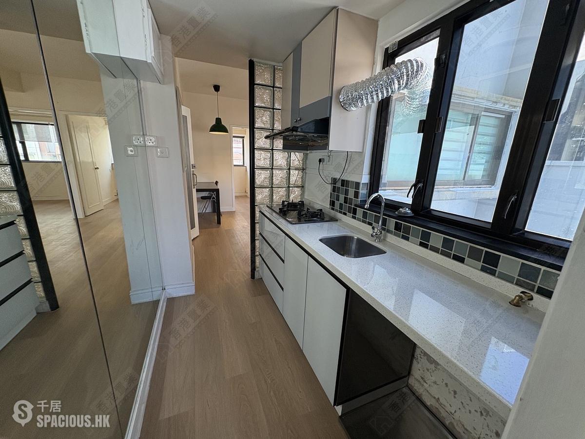 Happy Valley - 16-22, King Kwong Street 01