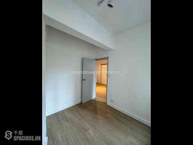 Sheung Wan - 242-244A, Queen's Road Central 09
