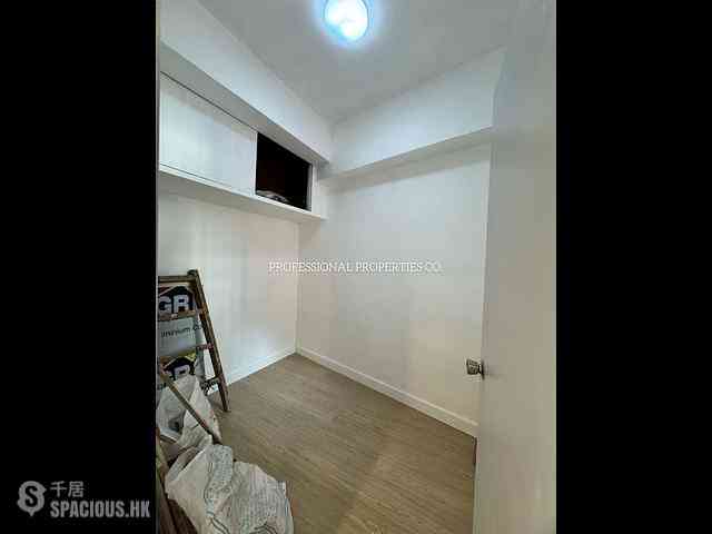 Sheung Wan - 242-244A, Queen's Road Central 11