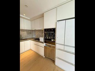 Mid Levels Central - Robinson Crest 05