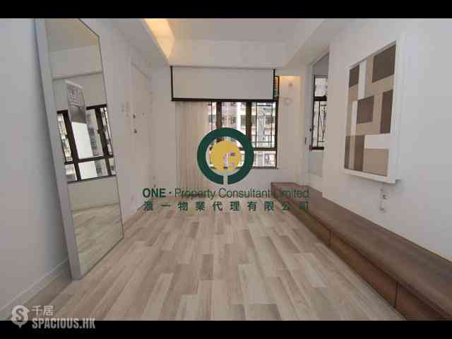 Mid Levels Central - Good View Court 01