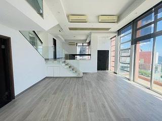 The Peak - Sunshine Villa 02