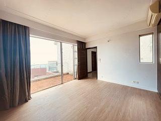 The Peak - Sunshine Villa 05