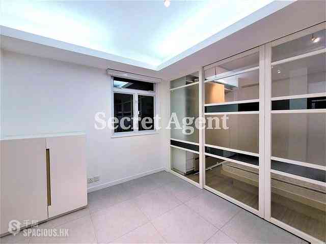 Sheung Wan - On Wing Building 01