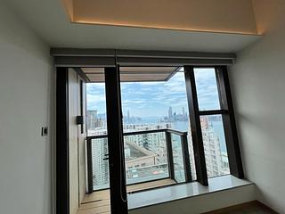 North Point - One Prestige 02