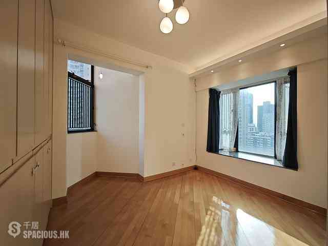 Fortress Hill - Le Sommet Block 2 06
