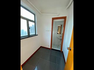 Mid Levels West - 80 Robinson Road 08