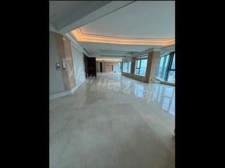 Mid Levels Central - Regence Royale Tower 1 02