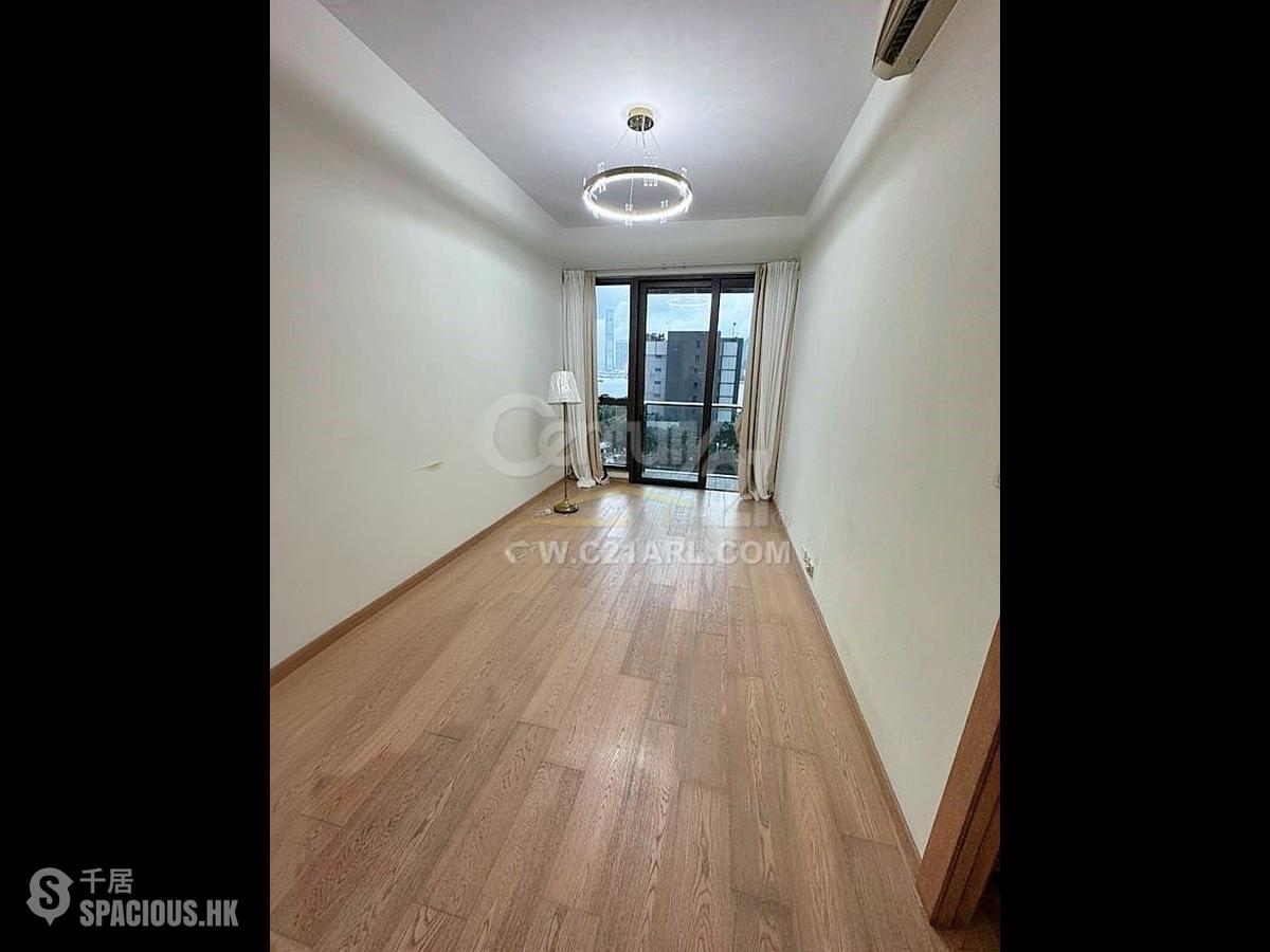 Wan Chai - The Gloucester 01