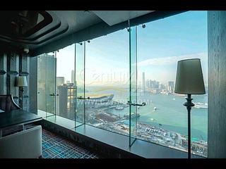 Wan Chai - The Gloucester 10