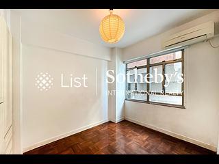 Mid Levels Central - Merry Court 06