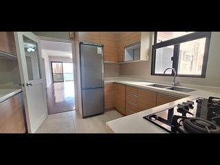 Stubbs Road - Nicholson Tower 04