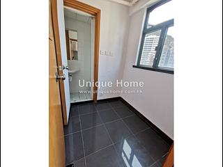 Mid Levels West - 80 Robinson Road 12