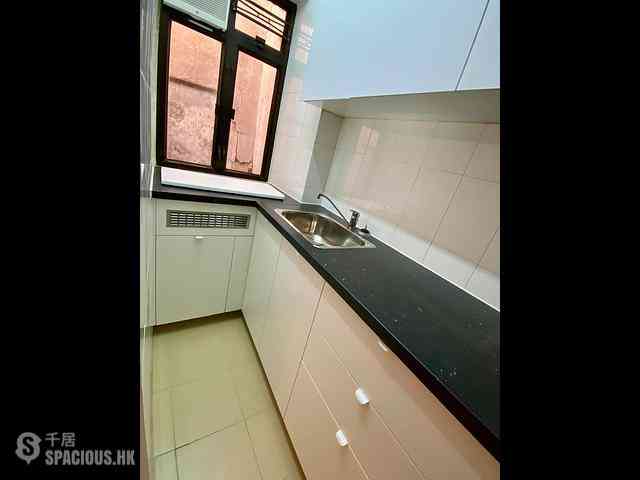 Sheung Wan - Kai Wah Building 05