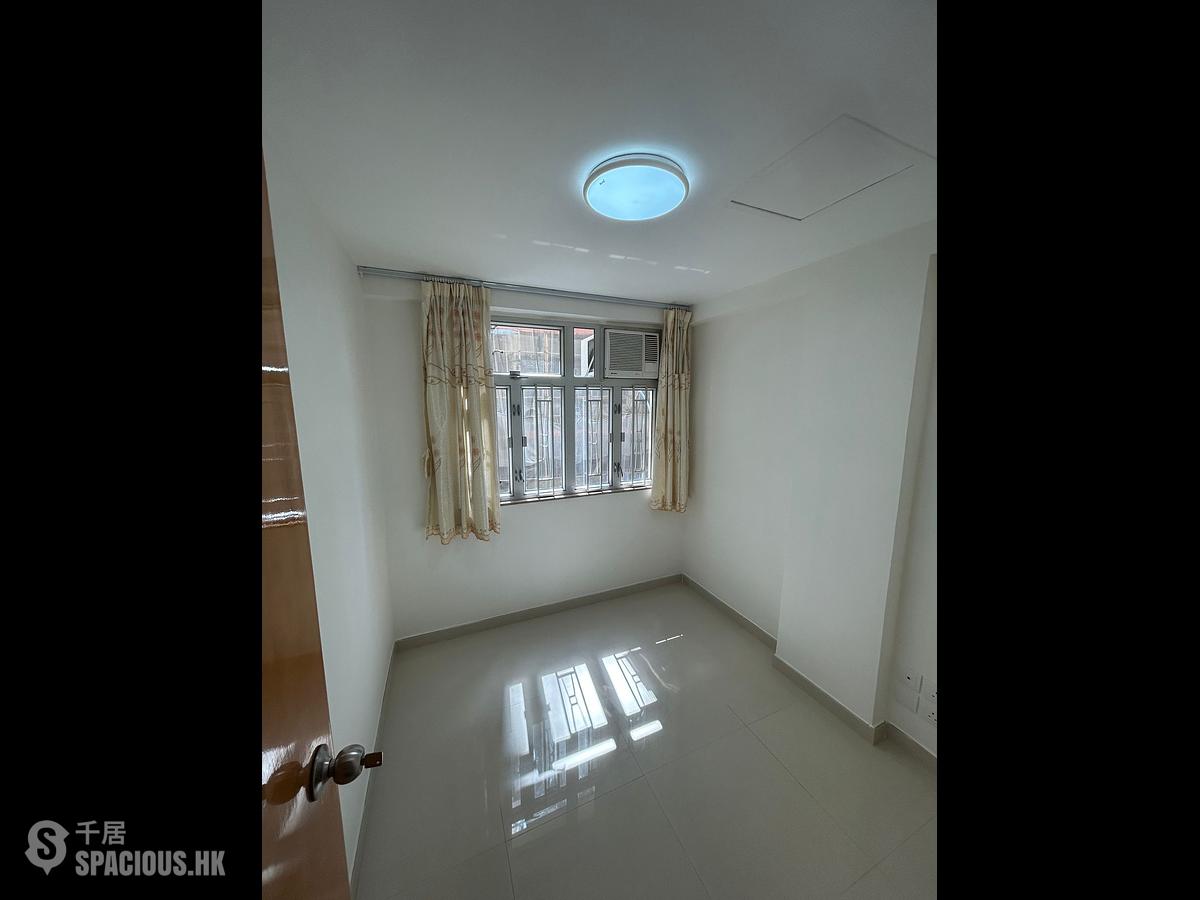 Sai Ying Pun - Wah Ming Building 01