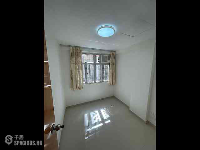 Sai Ying Pun - Wah Ming Building 01