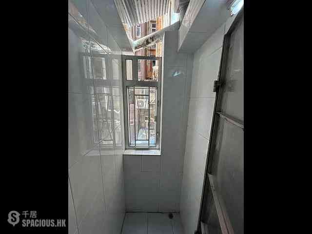 Sai Ying Pun - Wah Ming Building 06