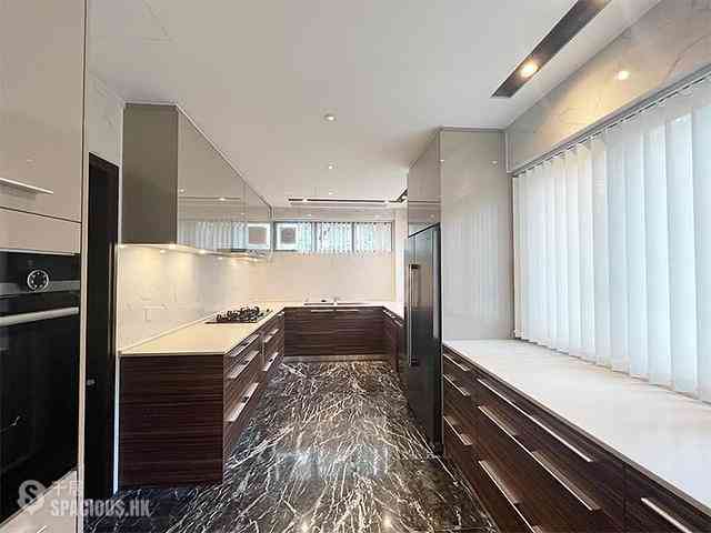 Mid Levels Central - Eva Court 02