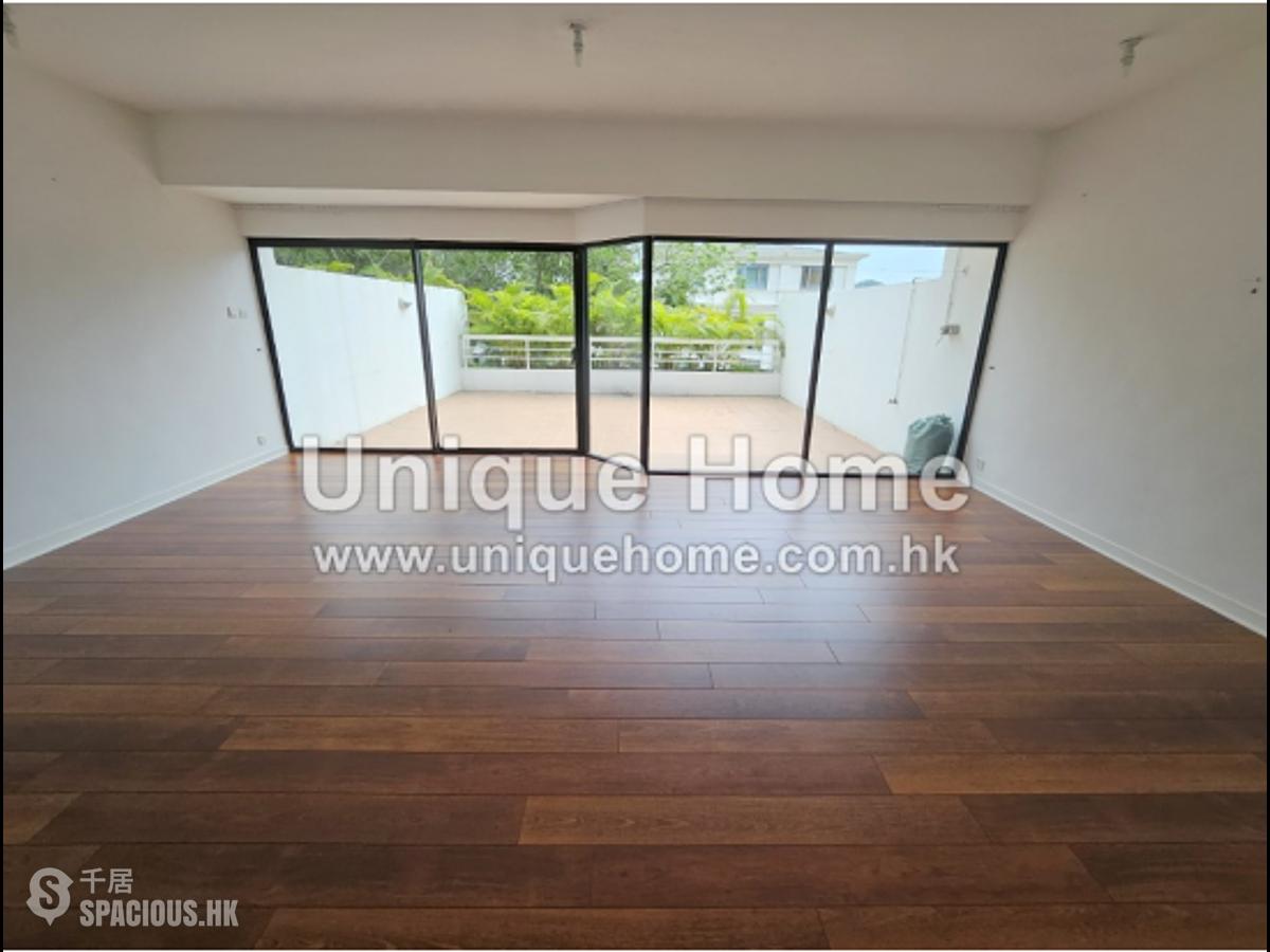 Repulse Bay - Burnside Estate 01