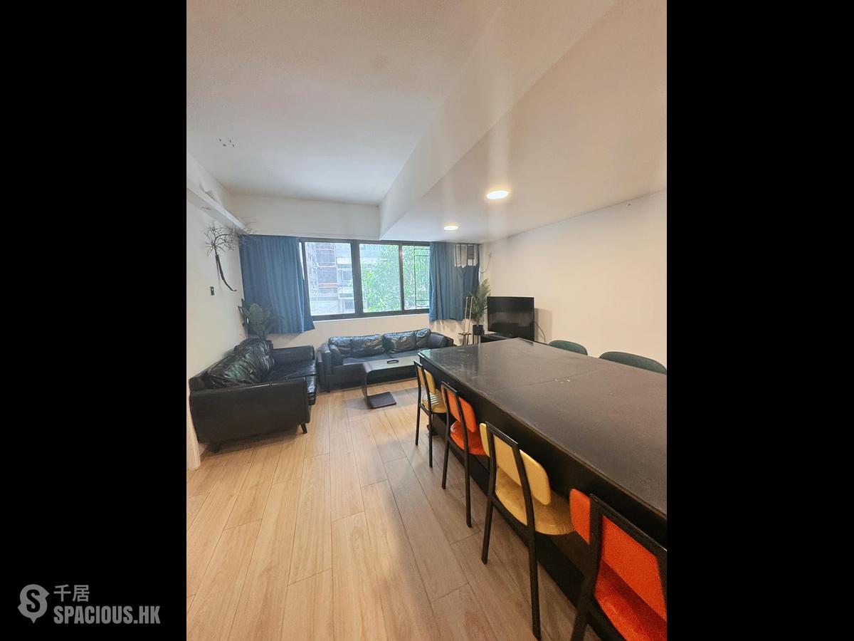 Wan Chai - Kiu Hong Mansion 01