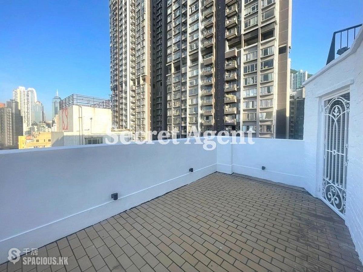 Sai Ying Pun - Fung King Court 01
