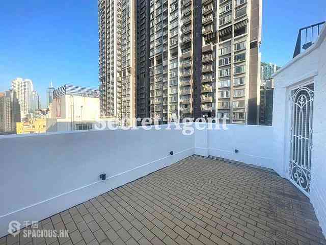Sai Ying Pun - Fung King Court 01