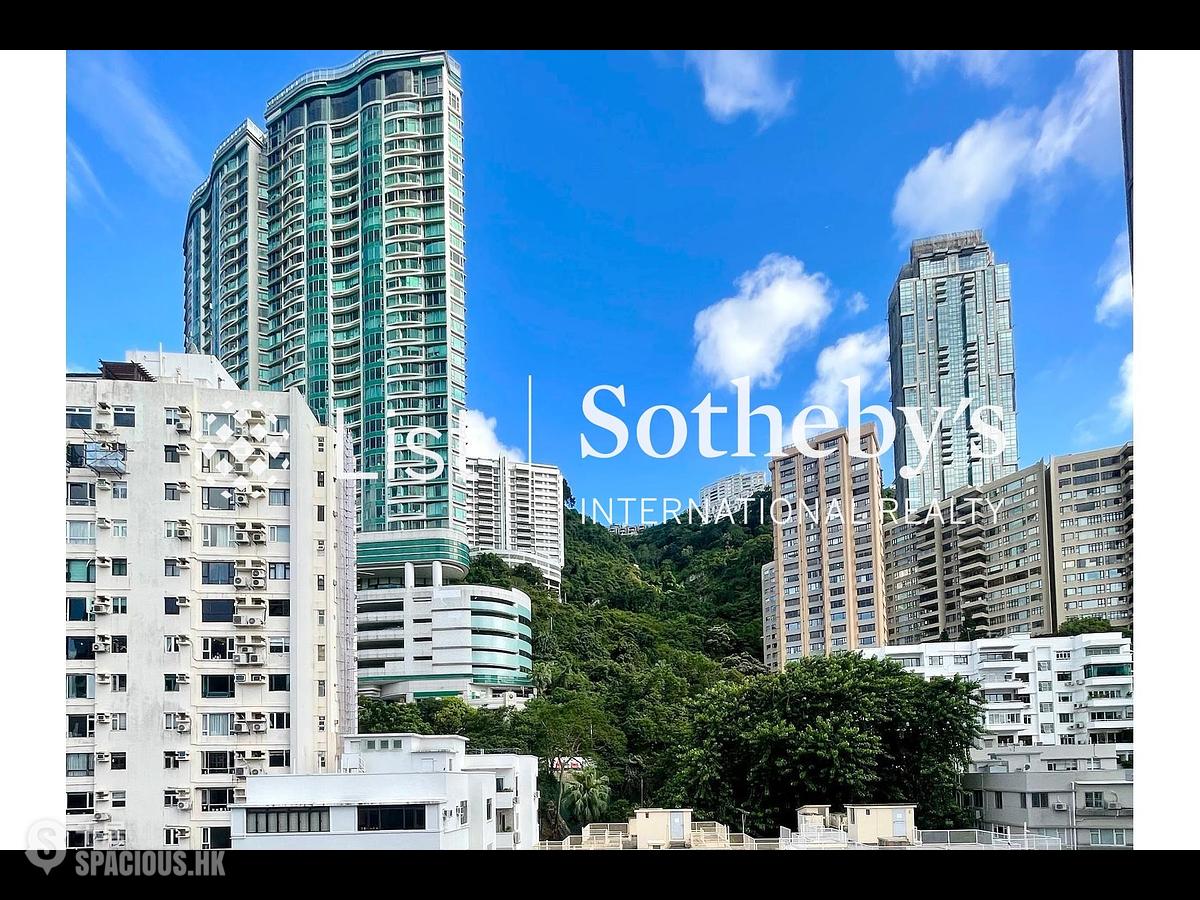 Mid Levels Central - Wealthy Heights 01