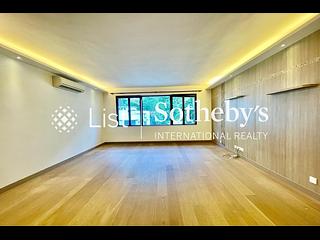 Mid Levels Central - Wealthy Heights 03