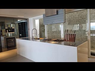 Clear Water Bay - Dragon Lake Villa 03