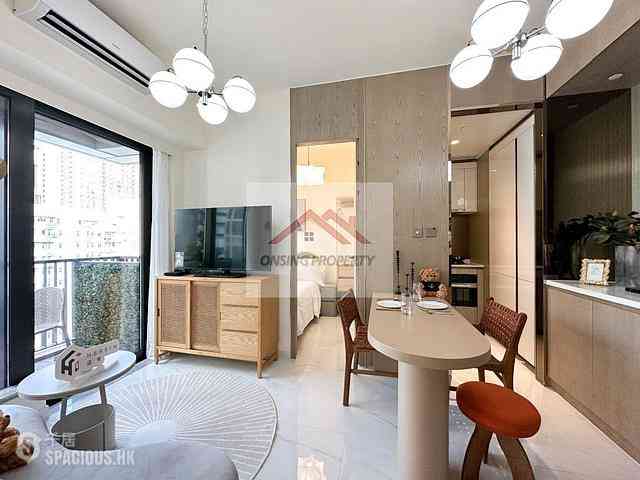 Sai Ying Pun - The Queens 01
