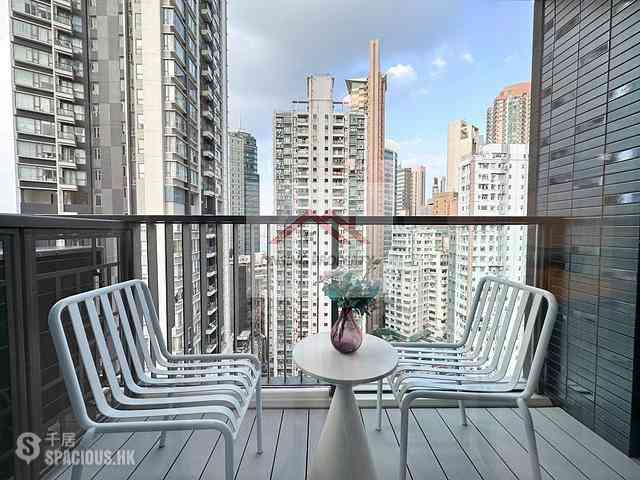 Sai Ying Pun - The Queens 01