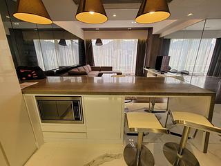 Wan Chai - Convention Plaza Apartments 06