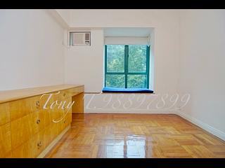 Mid Levels Central - Hillsborough Court Block 2 04