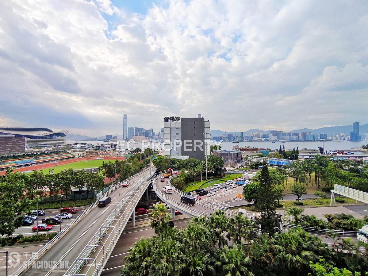 Wan Chai - The Gloucester 01