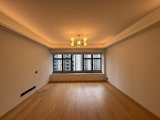 Mid Levels Central - Robinson Place 03