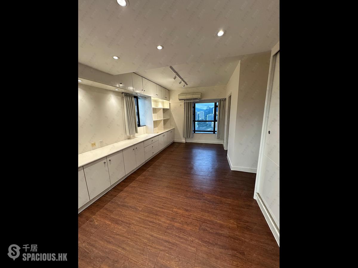 Mid Levels Central - The Grand Panorama Block 1 01