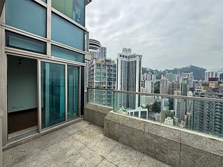 Wan Chai - The Avenue Phase 2 Block 3 02