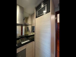 Wan Chai - The Avenue Phase 1 Block 5 02
