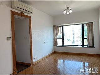Fortress Hill - Le Sommet Block 2 02