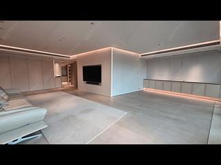 Mid Levels Central - Dynasty Court 04