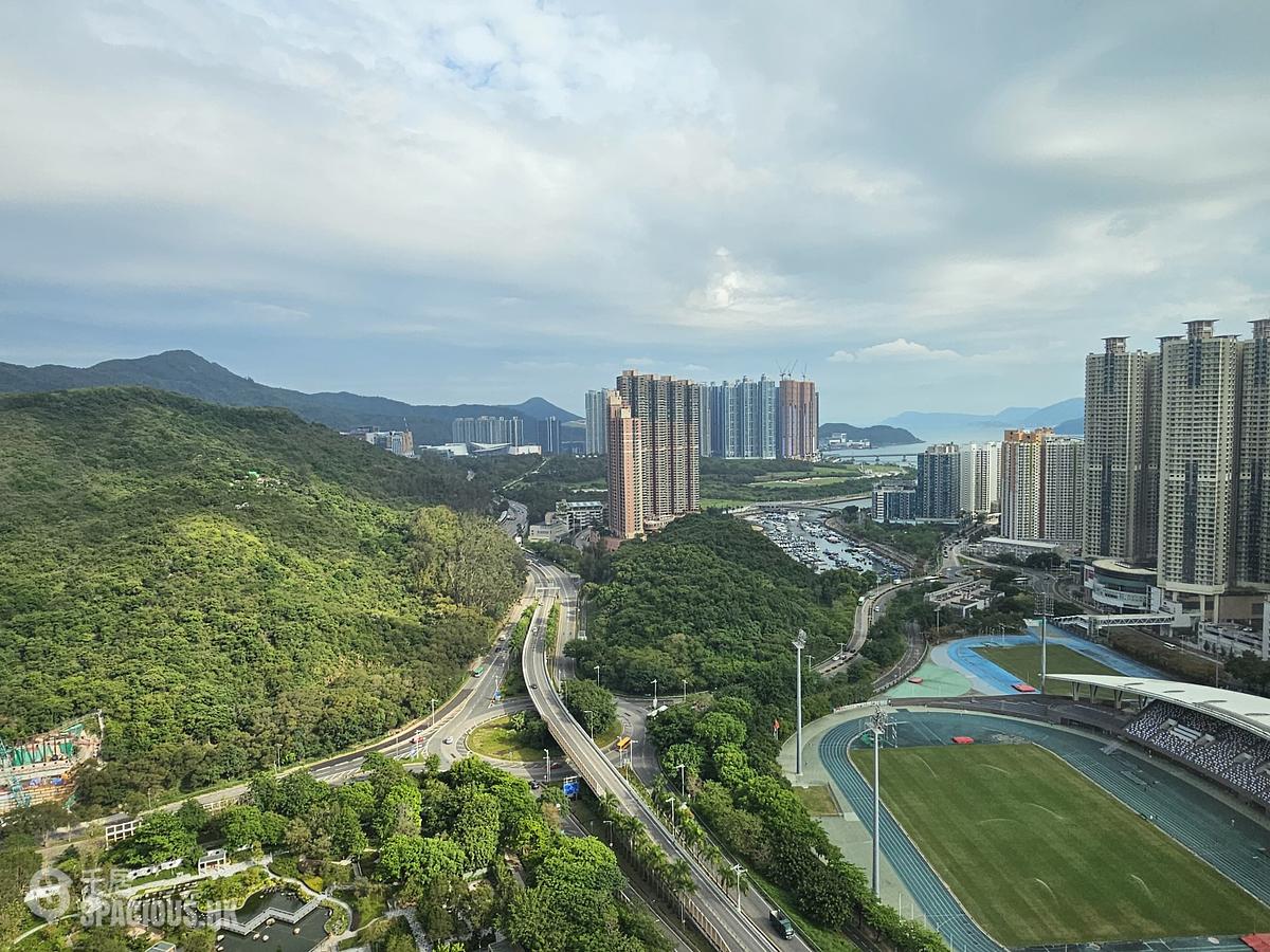 Hang Hau - Nan Fung Plaza 01