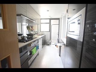 Tung Chung - The Visionary Tower 5 04