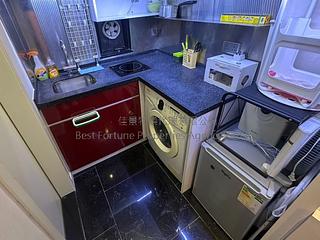 Kennedy Town - Han Yu Building 05